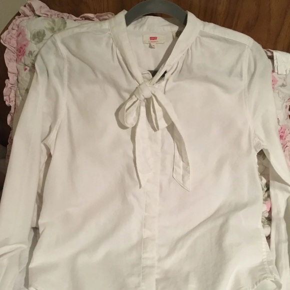 Levi’s Necktie Button Down - Picture 3 of 8